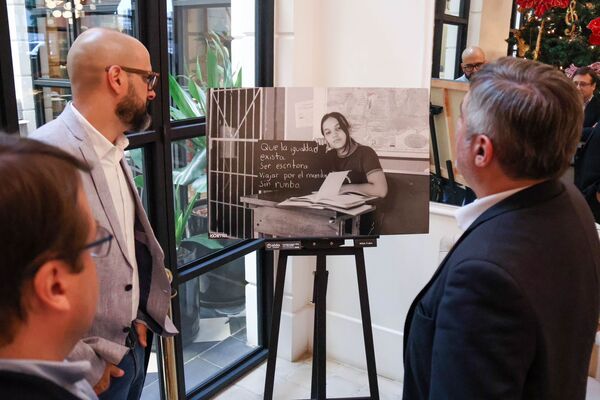 Fundación Alda cumple 20 años y expone los 20 sueños de niños y niñas en muestra fotográfica - Unicanal