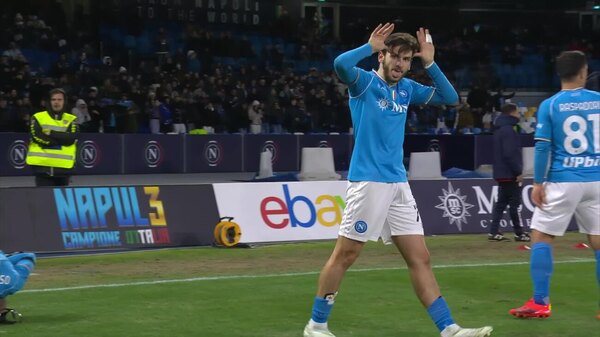 Versus / Napoli se reencuentra con la victoria en casa tras triunfar sobre el Cagliari