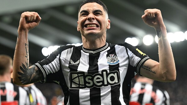 Miguel Almirón acecha el récord de Roque Santa Cruz