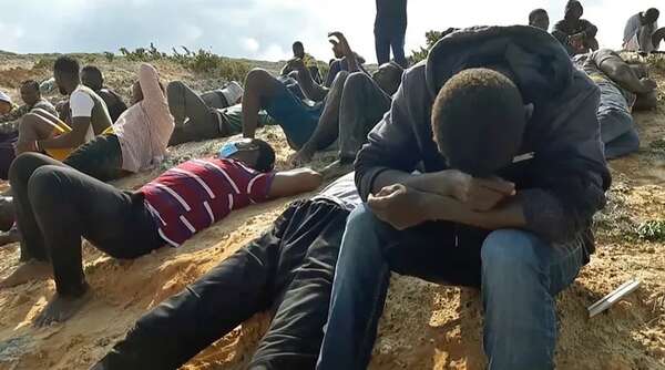 Mueren 61 migrantes en un naufragio frente a las costas libias - Mundo - ABC Color
