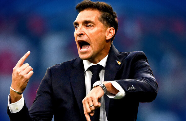 Versus / El Sevilla destituye al entrenador uruguayo Diego Alonso