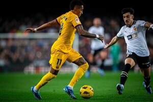 Versus / Barcelona empata en Valencia y no aleja los fantasmas de crisis