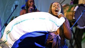 "Paz al oído": jóvenes cantan para escapar de la violencia en Colombia