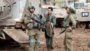 Dos mujeres mueren por disparos de soldado israelí en parroquia católica en Gaza