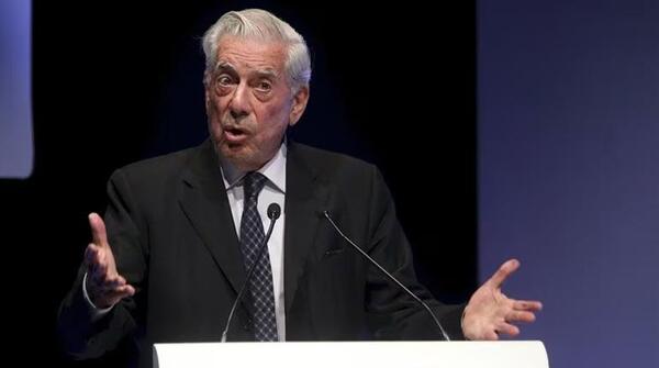 Vargas Llosa dice adiós al columnismo periodístico