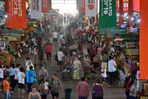 Importante movimiento comercial a días de las fiestas de fin de año - Economía - ABC Color