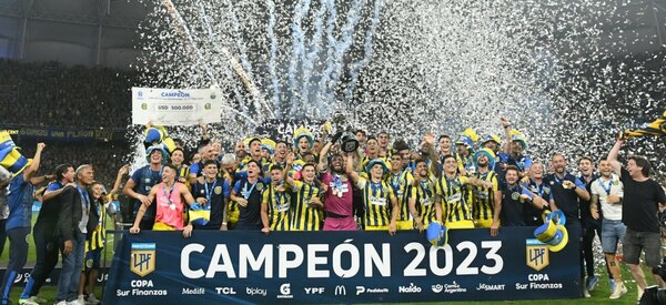 Versus / Rosario Central gana la Copa de la Liga argentina con dos paraguayos