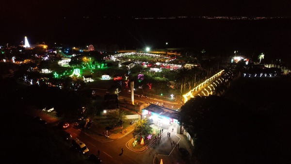 Villa Navideña: epicentro festivo en el Este atrajo anoche a más 20 mil personas - ADN Digital