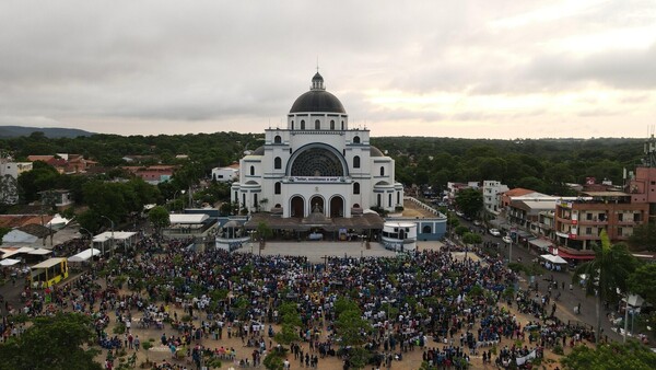 Obispo se lanza contra la baja calidad de legisladores: "¡Qué tristeza!", afirma