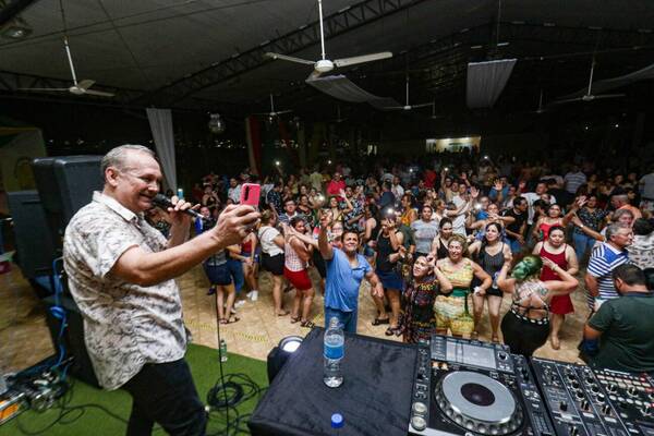 (GALERÍA) Ñemby vibró al ritmo de "El Retrovisor"