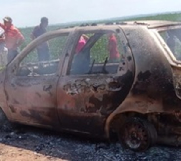 Canindeyú: Encuentran tres cuerpos en vehículo incinerado - Paraguay.com