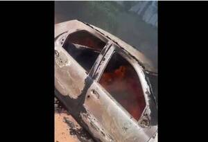 ¡Ñandejara! Encuentran auto quemado con tres cuerpos en su interior