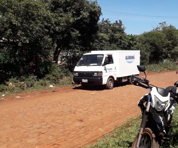 Motochorros asaltan a repartidor de embutidos