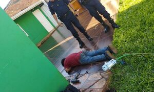 Hombre muere electrocutado al manipular motorcito de agua