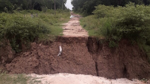 Pobladores piden construcción de un puente en Villa Oliva