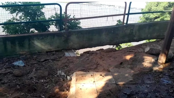Un niño cayó al precipicio desde el ruinoso mirador de Itá Pytã Punta - Noticiero Paraguay