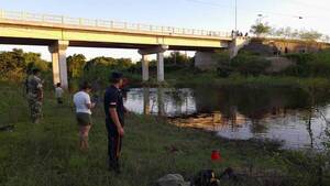 Entró a refrescarse al arroyo y ya no se lo vio más: buscan intensamente a un joven