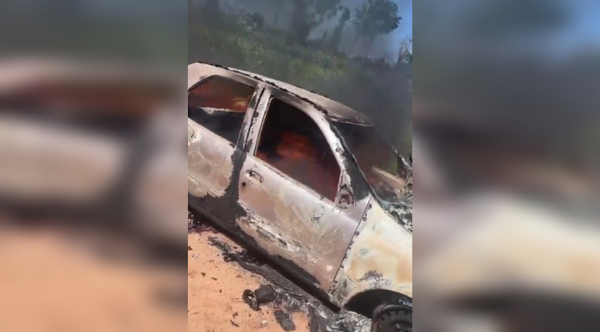 Diario HOY | Hallan vehículo incinerado con dos cuerpos adentro en Villa Ygatimí