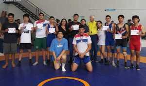 La lucha olímpica completó exitosa competencia nacional - La Tribuna