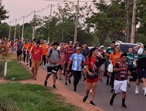 MASIVA CONCURRENCIA DE DEVOTOS DE LA VIRGEN DE ITAPÉ.