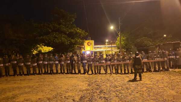 Un policía herido durante megaoperativo en la Penitenciaría de Tacumbú - Unicanal