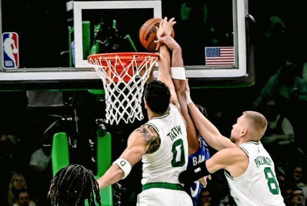 Versus / Los Celtics siguen invictos en casa