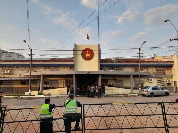 Intervienen penal de Tacumbú, EN VIVO: 10 heridos, entre agentes y reclusos - Policiales - ABC Color
