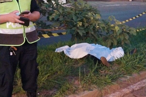 Hombre muere al caer de biciclo