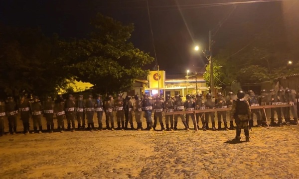 Policías y miltares buscan recuperar el control de Tacumbú en “Operativo Benetario”