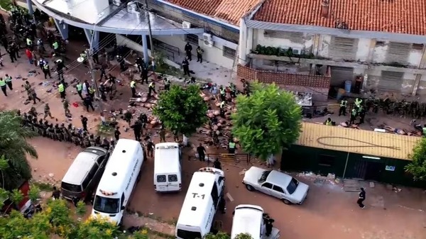 Reos son trasladados de la Penitenciaría de Tacumbú