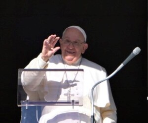 El Vaticano autorizó la bendición de parejas del mismo sexo, sin considerarlas matrimonio - El Independiente