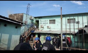 Confirman la muerte de cinco internos durante procedimiento en Tacumbú