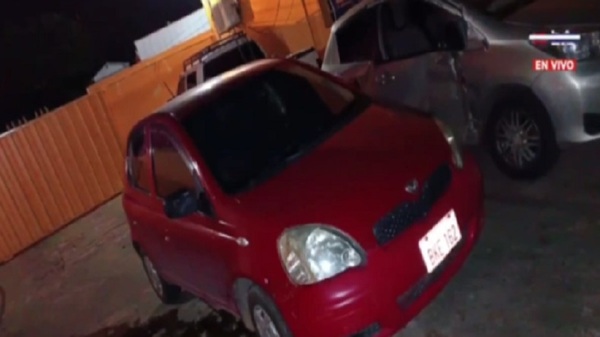 Pareja fue denunciada por mantener relaciones en un auto - Noticias Paraguay
