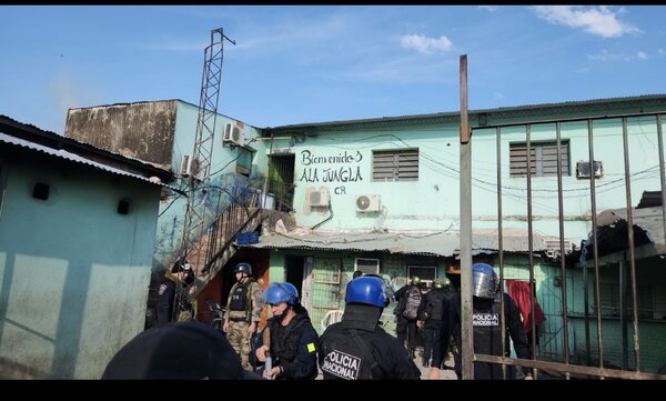 Confirman la muerte de siete internos durante procedimiento en Tacumbú