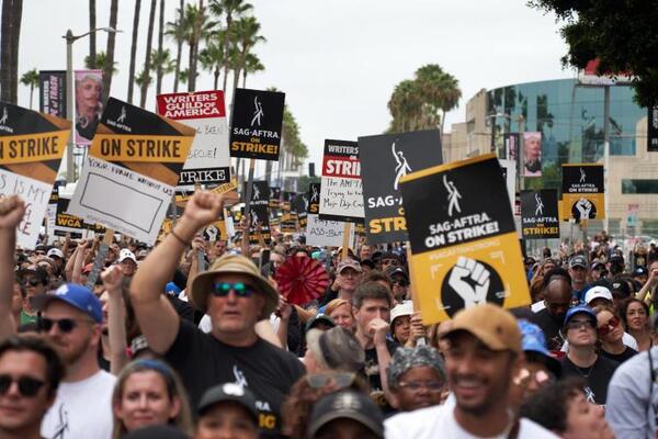 2023: el a帽o de las huelgas en Hollywood, deja un agujero de US$ 6.500 millones en la industria - Revista PLUS