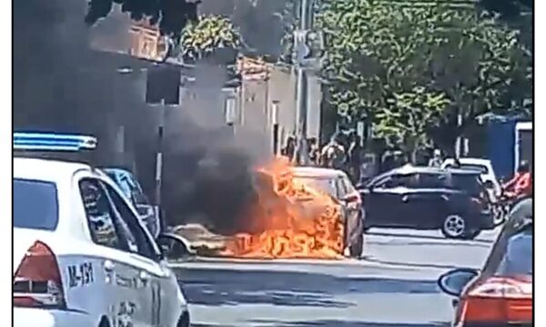 Cable de ANDE incendió vehículo en Inmediaciones del León Condou