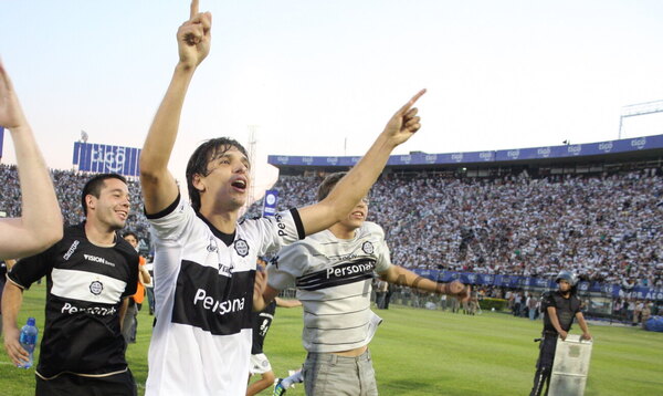 Versus / Pablo Zeballos recordó con mucha emoción la estrella 39 de Olimpia