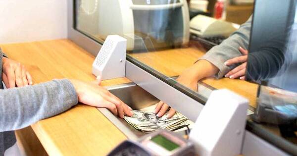 La Nación / Dólar arrancó la semana con tendencia a la baja y se ubicó en G. 7.370
