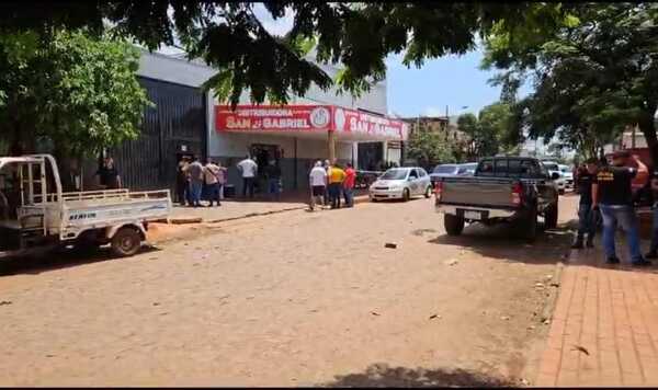 Dos guardias de seguridad resultaron heridos durante violento asalto en Pedro Juan Caballero - Oasis FM 94.3