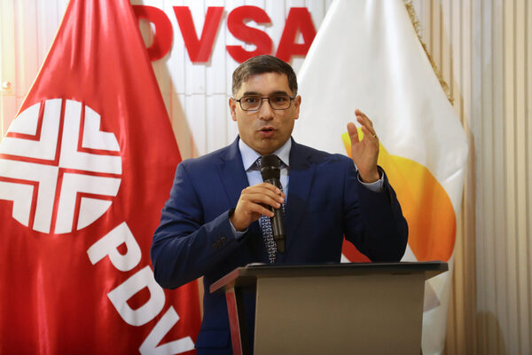 Venezuela prevé que su producción petrolera superará el millón de barriles por día en 2024 - MarketData