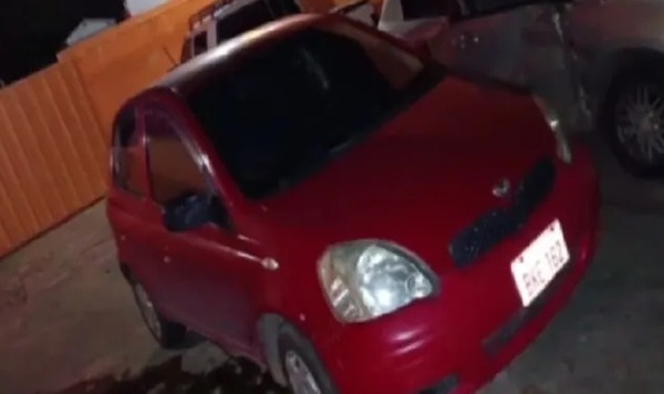 Pareja fue denunciada por mantener relaciones en un auto - Noticiero Paraguay