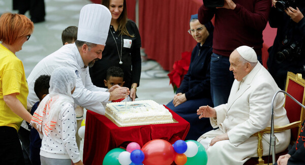 Papa Francisco cumple 87 años y lo celebrará con los niños de un centro pediátrico - Oasis FM 94.3