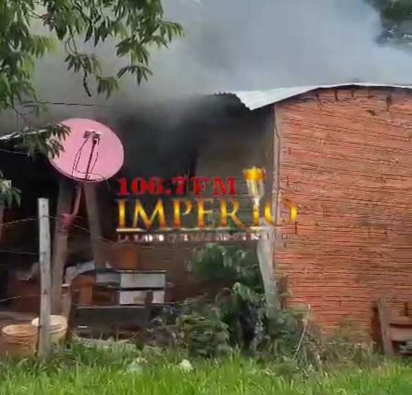 Corto circuito en heladera ocasionó incendio de una casa en Santa Ana - Radio Imperio 106.7 FM