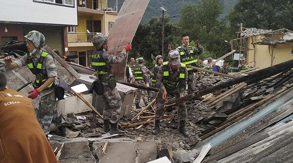 Al menos 100 muertos y un centenar de heridos por un terremoto de magnitud 6,2 en el noroeste de China