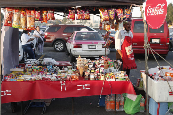 La economía informal en México aumentó un 0,4 % en su participación en el PIB en 2022 - MarketData
