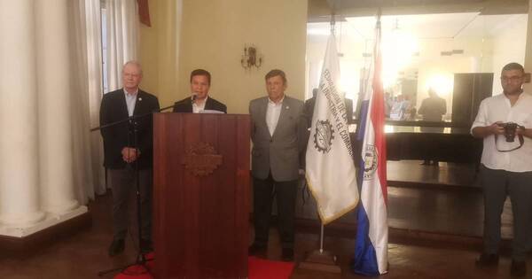 La Nación / Democracia es aún frágil por la falta de respuesta