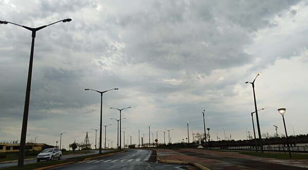 Anuncian lluvias, tormentas y leve descenso en la temperatura en Paraguay - Noticiero Paraguay