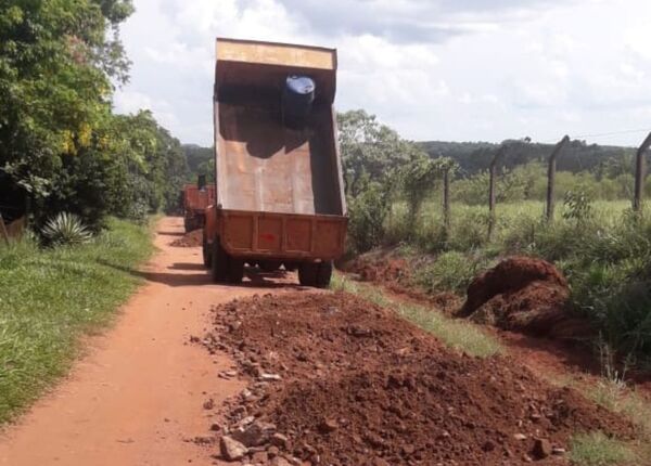 Rehabilitan 26 km de vías rurales en zonas productivas de Cordillera - .::Agencia IP::.