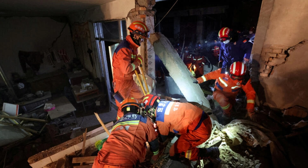 Registran unos 116 muertos por sismo en el noroeste de China - .::Agencia IP::.