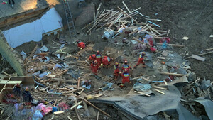 Terremoto en China mató al menos a 126 personas | 1000 Noticias
